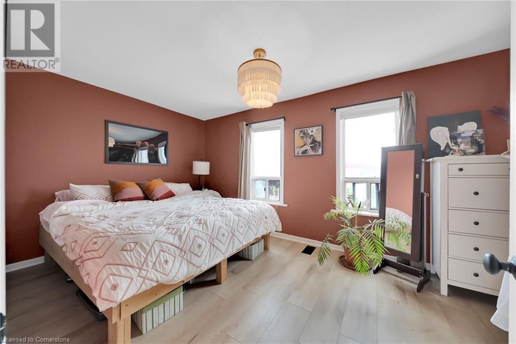 92 GLENDALE AVENUE NORTH Image 15