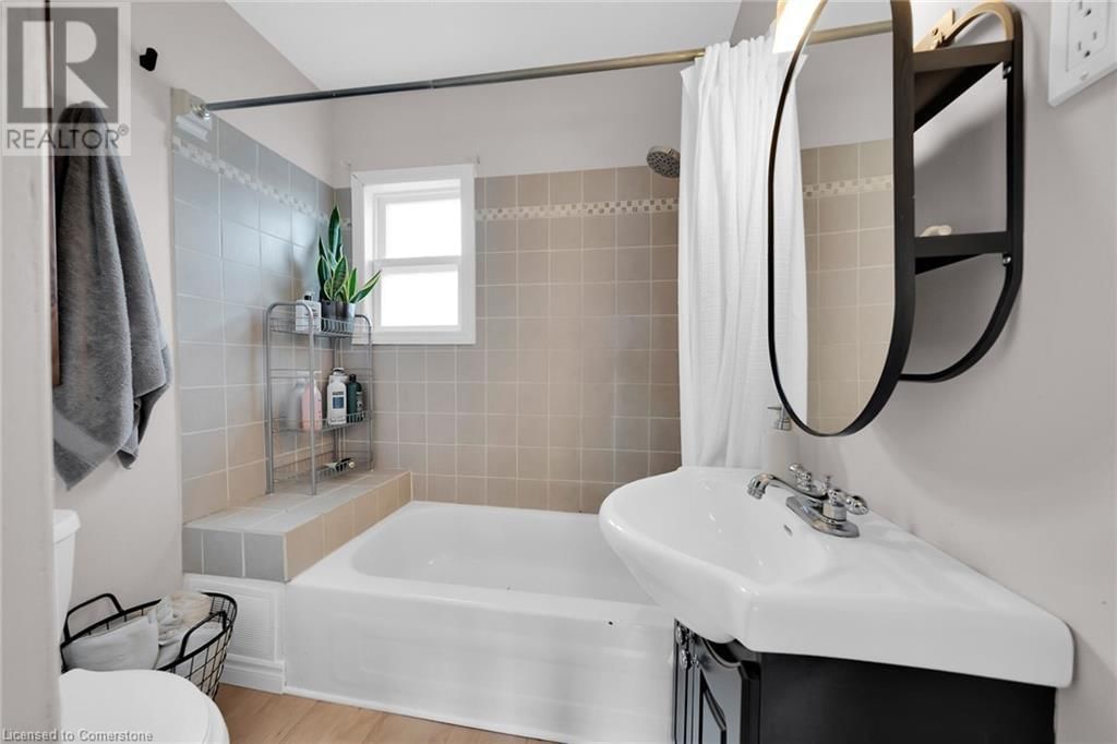 92 GLENDALE AVENUE NORTH Image 17