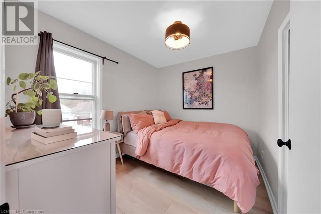92 GLENDALE AVENUE NORTH Image 18