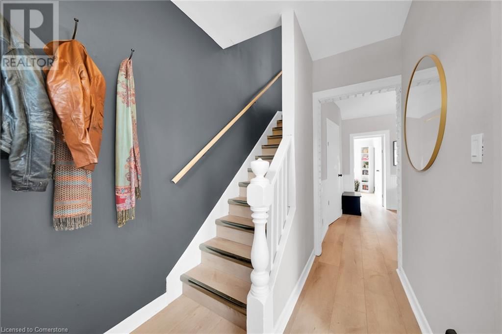 92 GLENDALE AVENUE NORTH Image 3