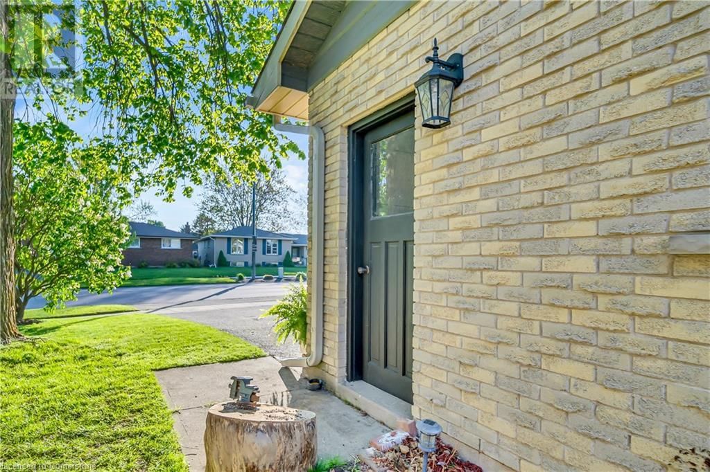 18 OLD FARM ROAD Image 10
