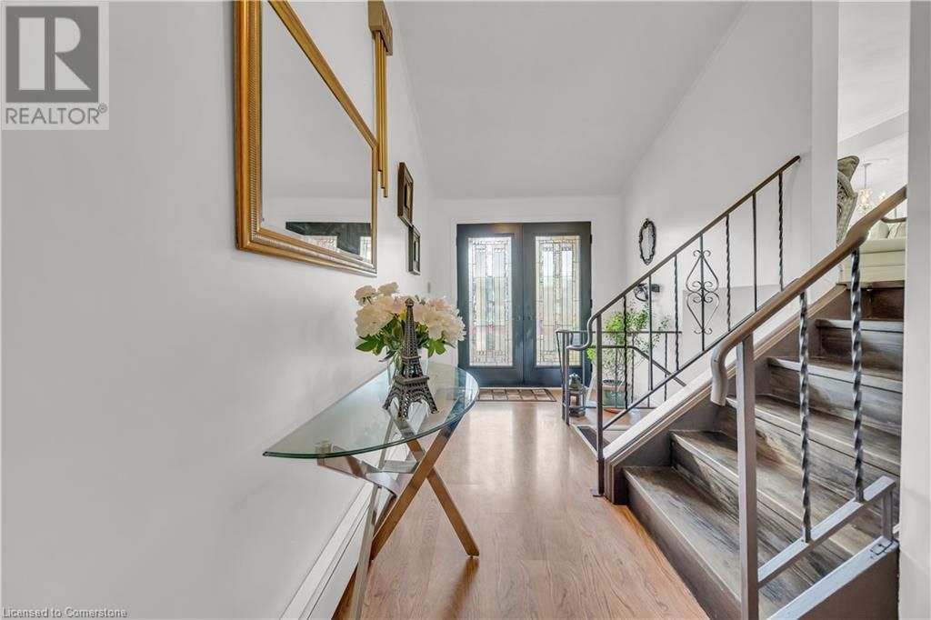 18 OLD FARM ROAD Image 12
