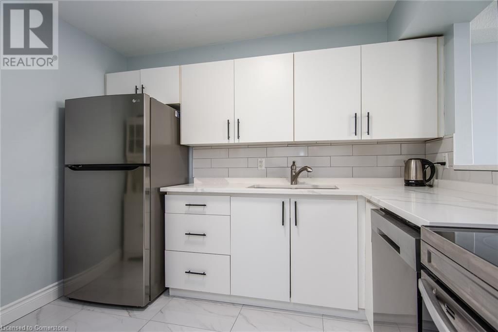 611 - 18 HOLBORN COURT Image 18