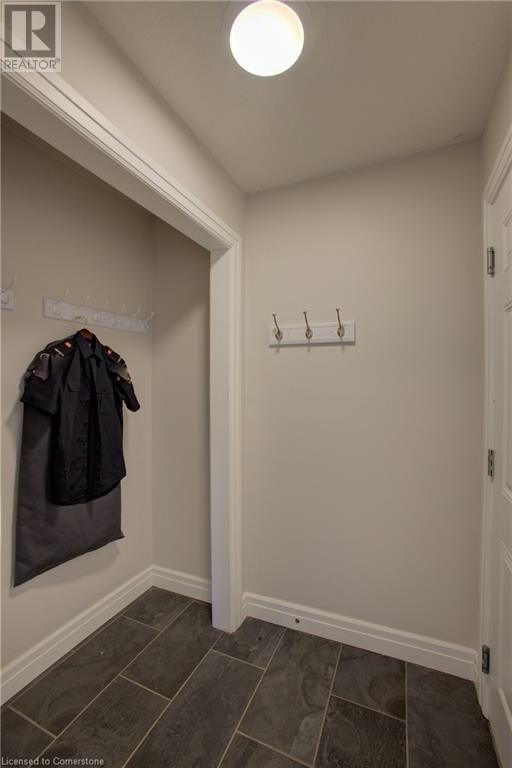 37 LORNE STREET WEST Image 15