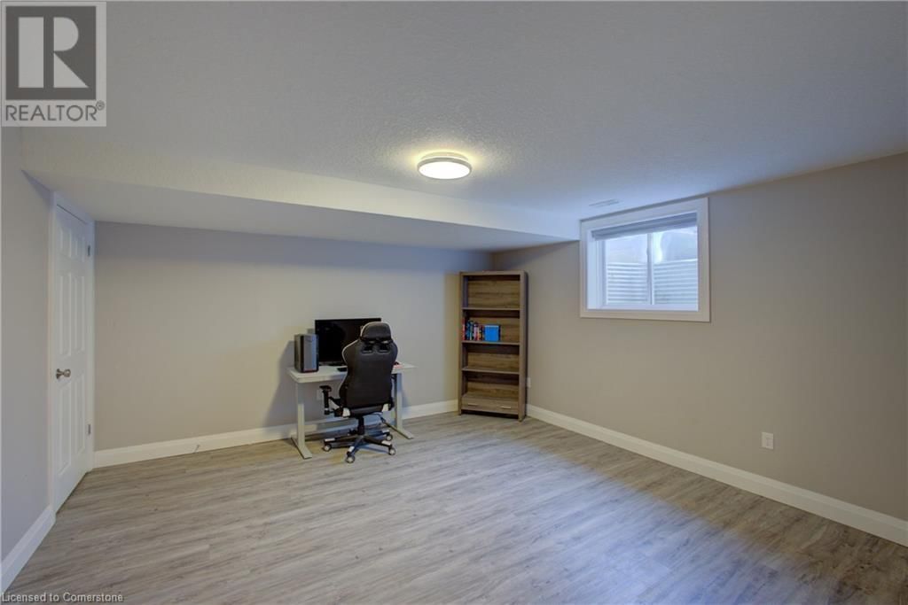 37 LORNE STREET WEST Image 20