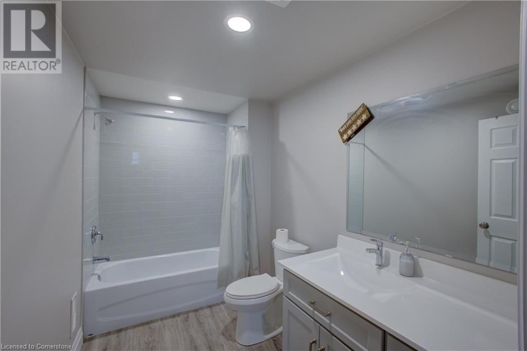 37 LORNE STREET WEST Image 30