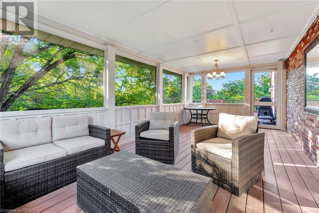 23 SCARFE GARDENS Image 13
