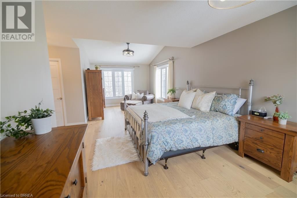 23 SCARFE GARDENS Image 17