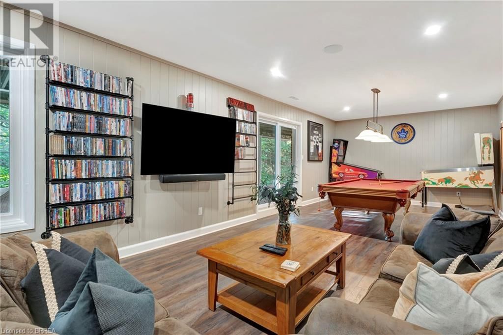 23 SCARFE GARDENS Image 23