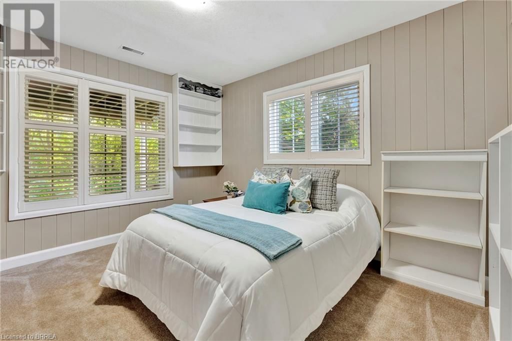 23 SCARFE GARDENS Image 24