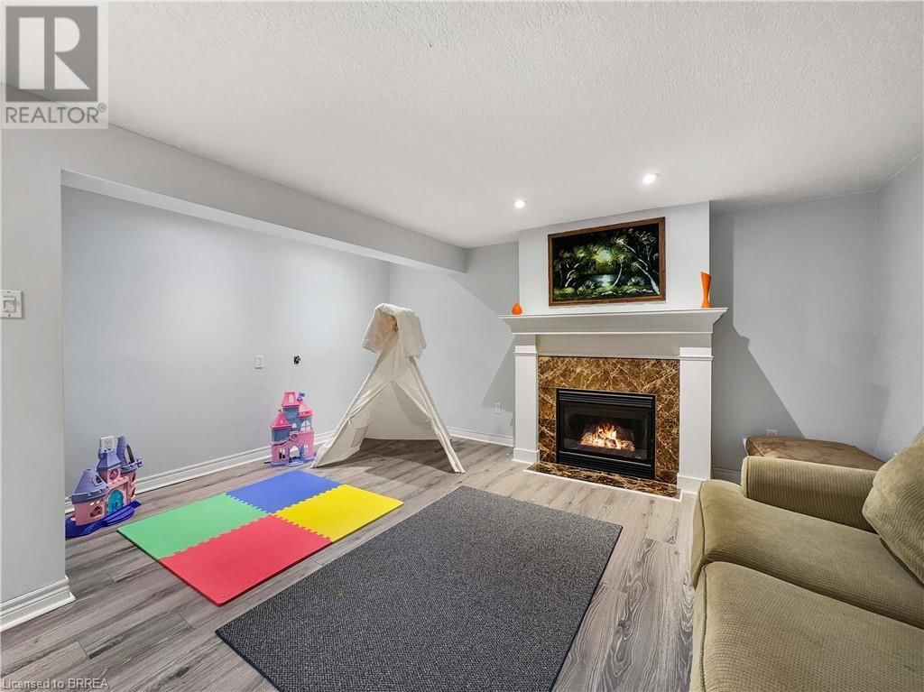 284 GRAND RIDGE DRIVE Image 20