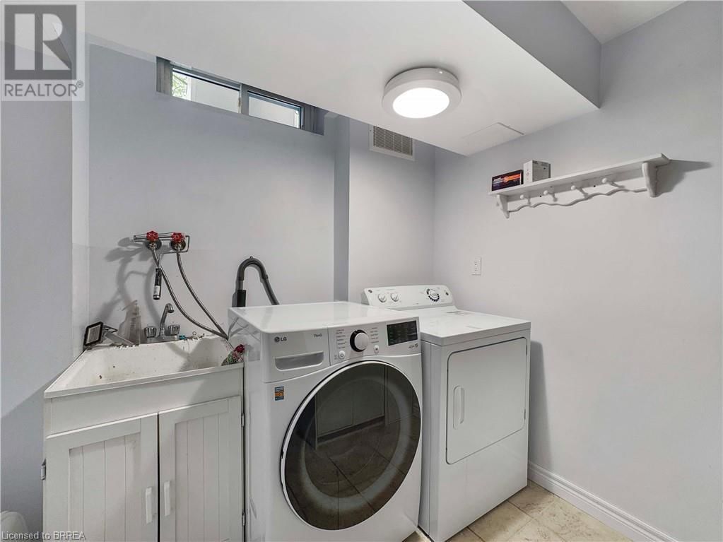 284 GRAND RIDGE DRIVE Image 22