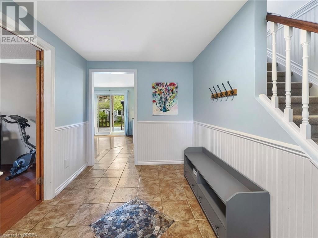 284 GRAND RIDGE DRIVE Image 8