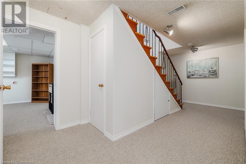69 PETTIT DRIVE Image 24