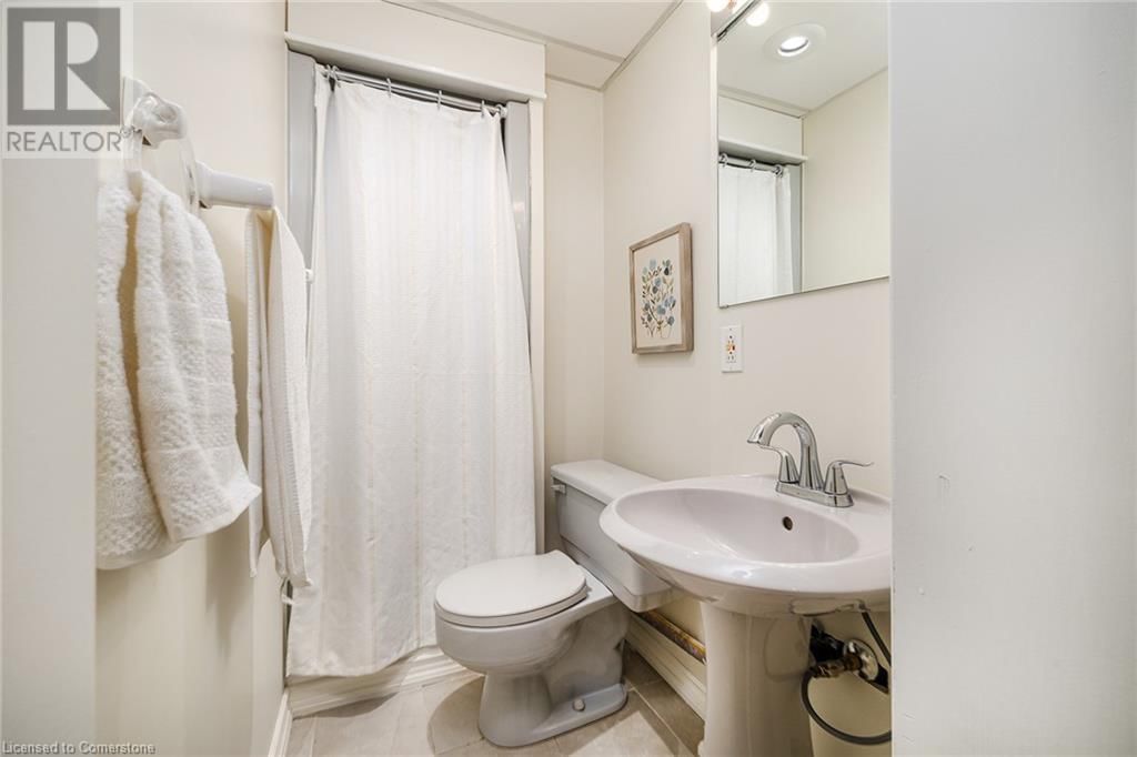 69 PETTIT DRIVE Image 29