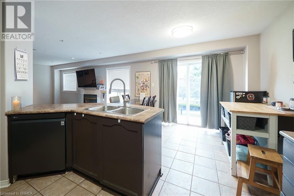 12 GAYDON WAY Image 10