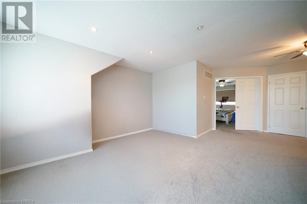 12 GAYDON WAY Image 13