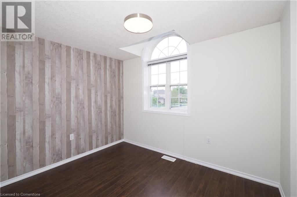 502 MAYFLOWER STREET Image 13