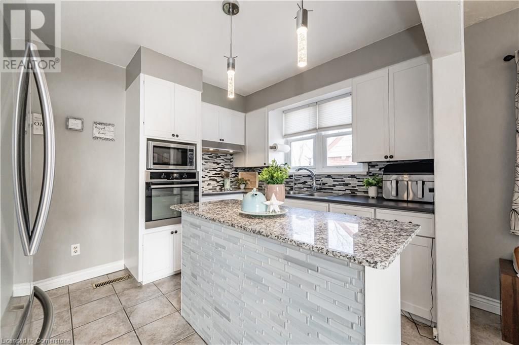 776 ELIZABETH STREET Image 12