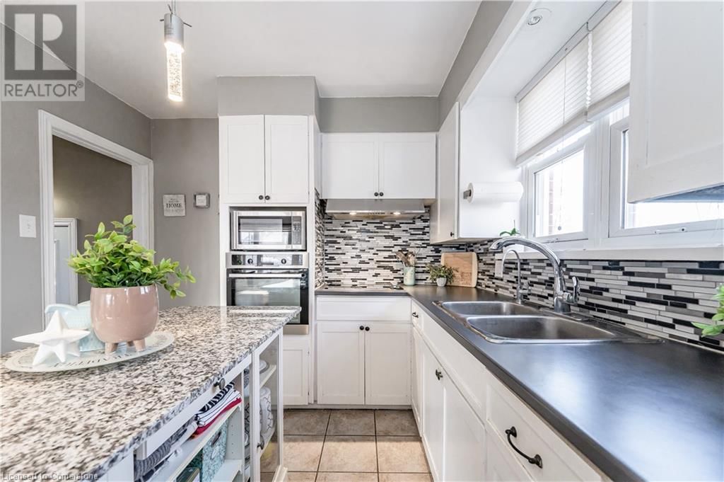 776 ELIZABETH STREET Image 14