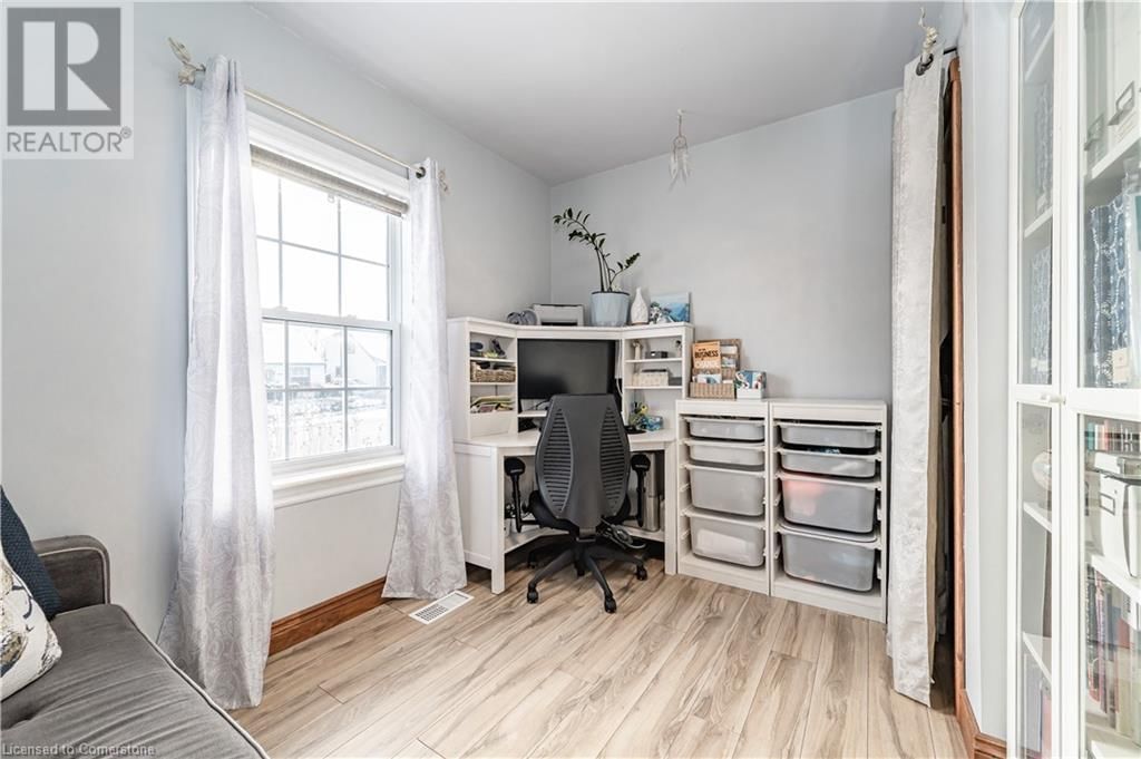 776 ELIZABETH STREET Image 19