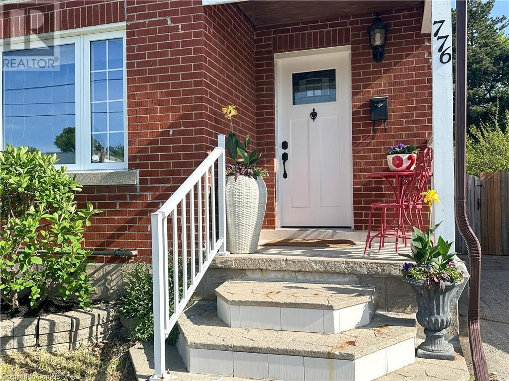 776 ELIZABETH STREET Image 3