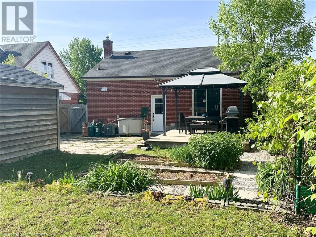 776 ELIZABETH STREET Image 38
