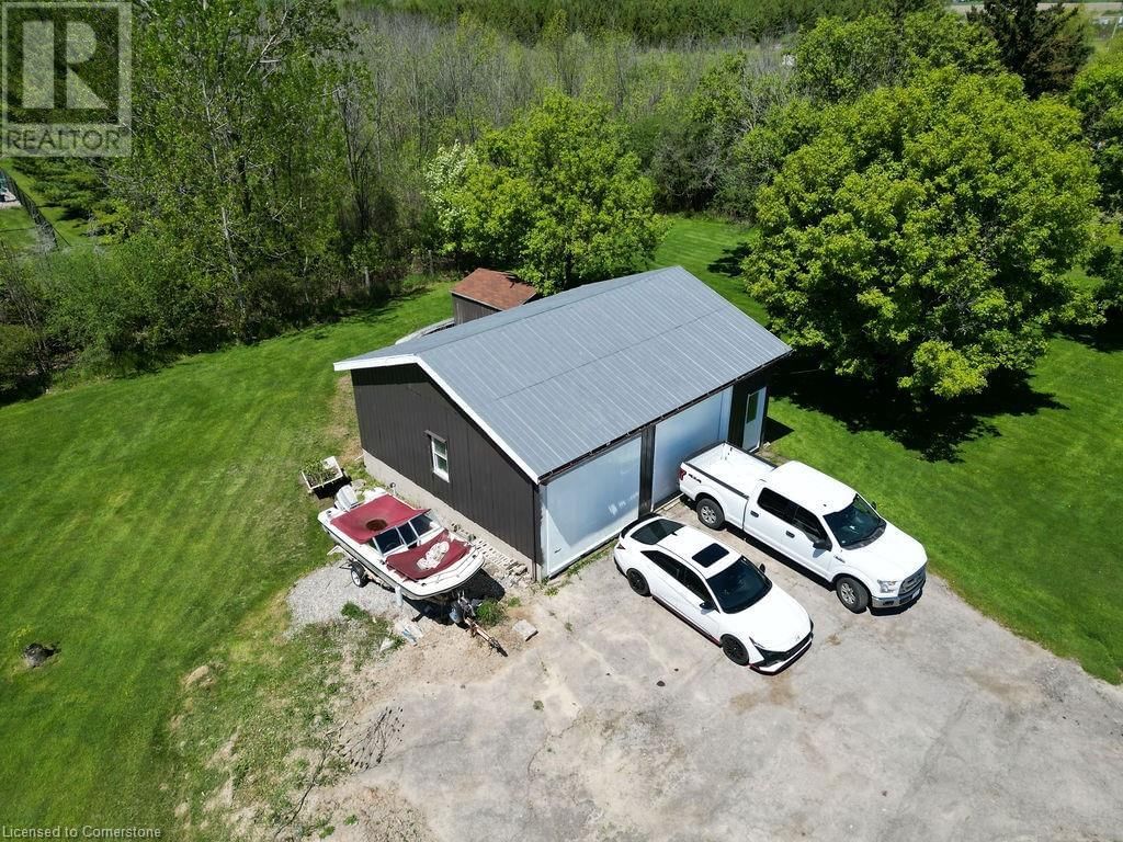 136 ERIE AVENUE SOUTH Image 13