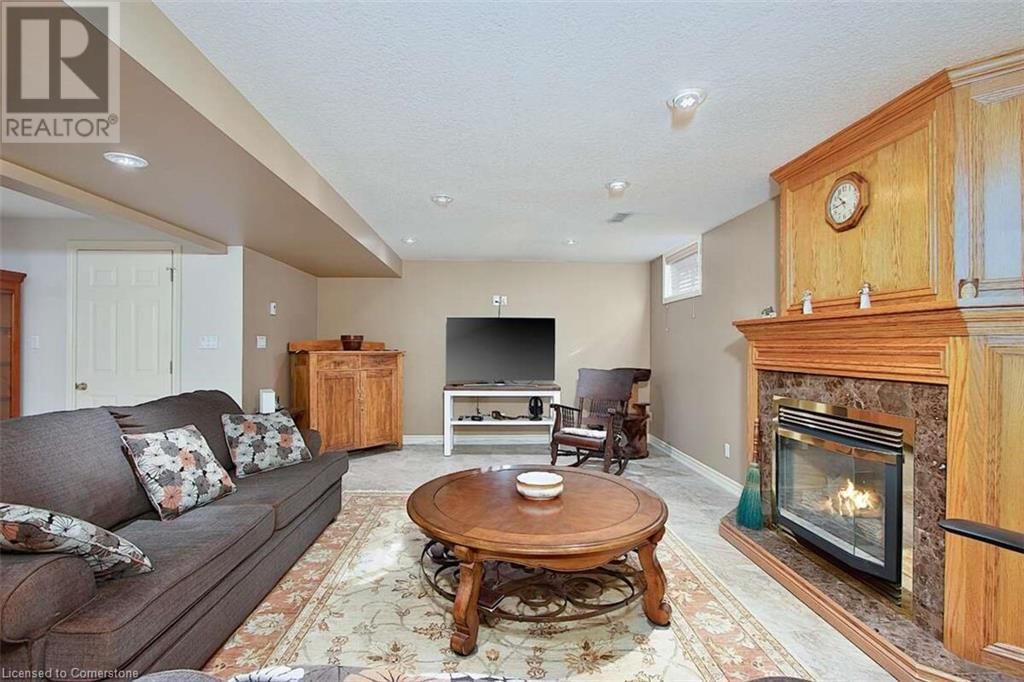 230 FREDERICK COURT Image 14
