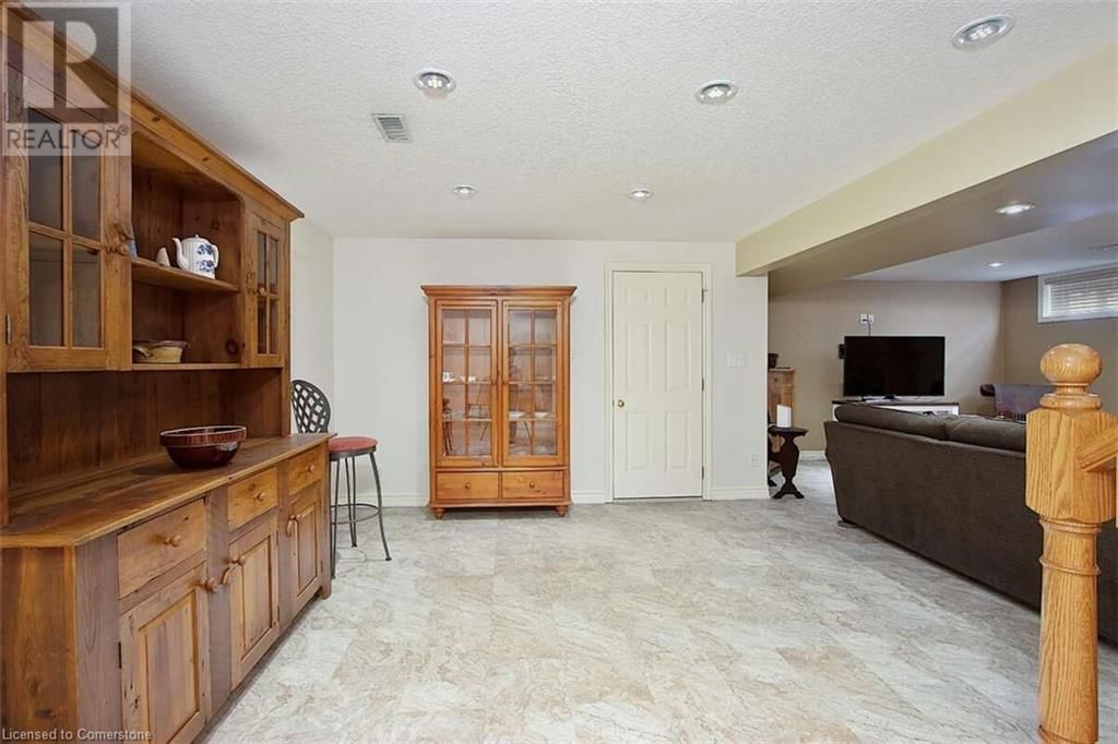 230 FREDERICK COURT Image 17