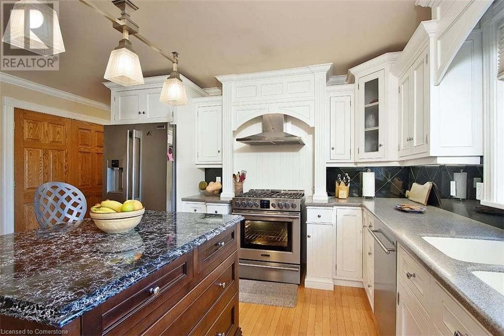 230 FREDERICK COURT Image 8