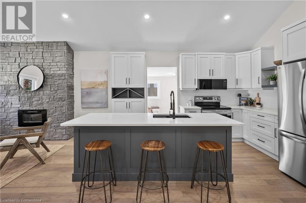 1041 SHEPHERD'S DRIVE Image 13
