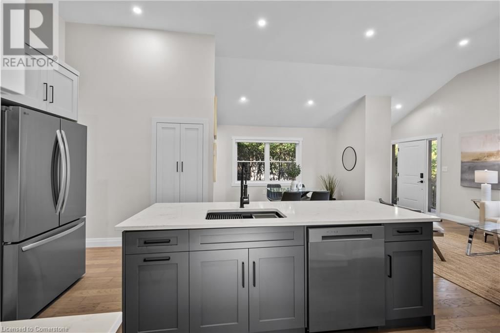 1041 SHEPHERD'S DRIVE Image 16