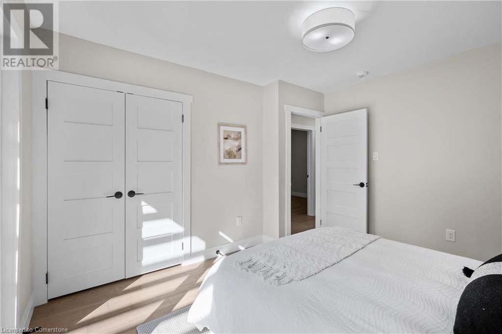 1041 SHEPHERD'S DRIVE Image 23