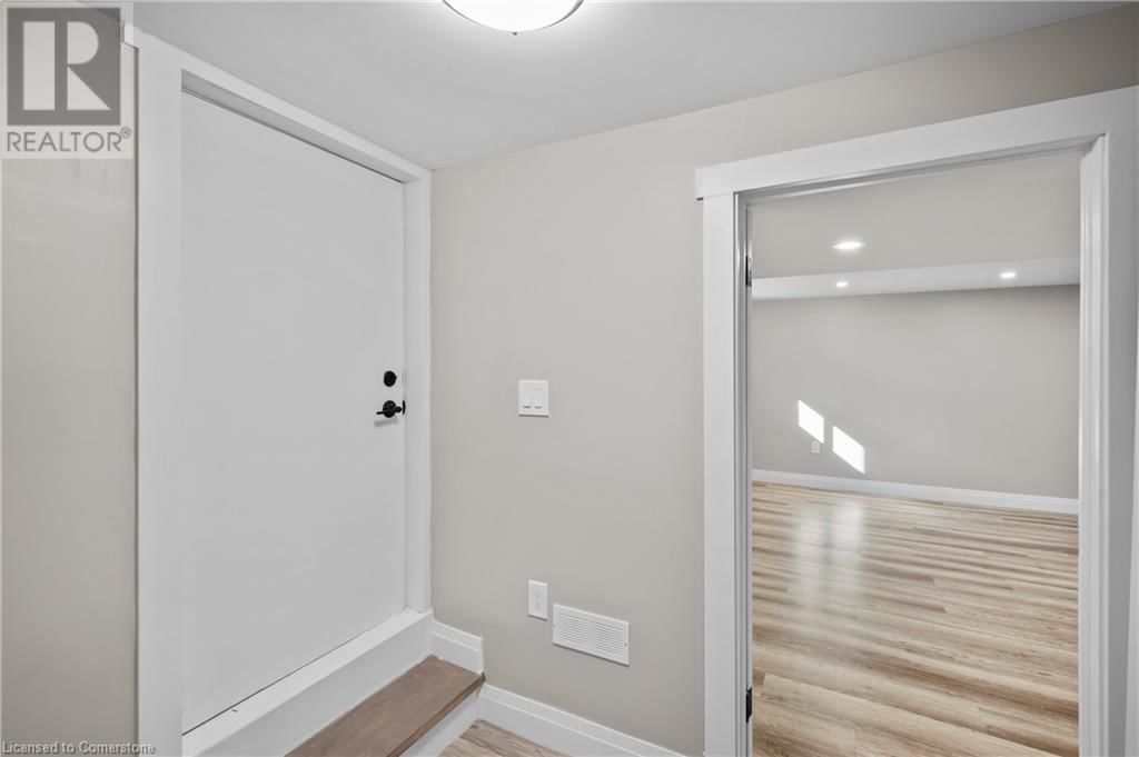 1041 SHEPHERD'S DRIVE Image 31