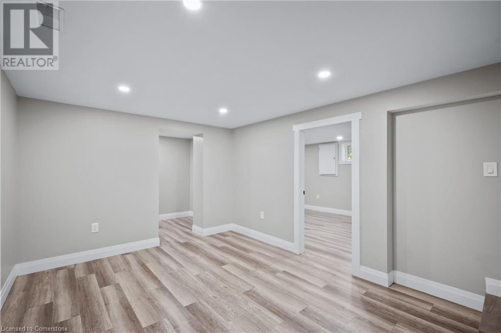 1041 SHEPHERD'S DRIVE Image 32