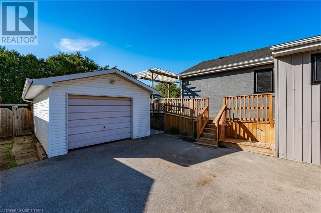 1041 SHEPHERD'S DRIVE Image 38