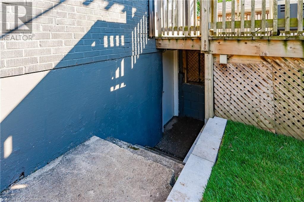 1041 SHEPHERD'S DRIVE Image 41