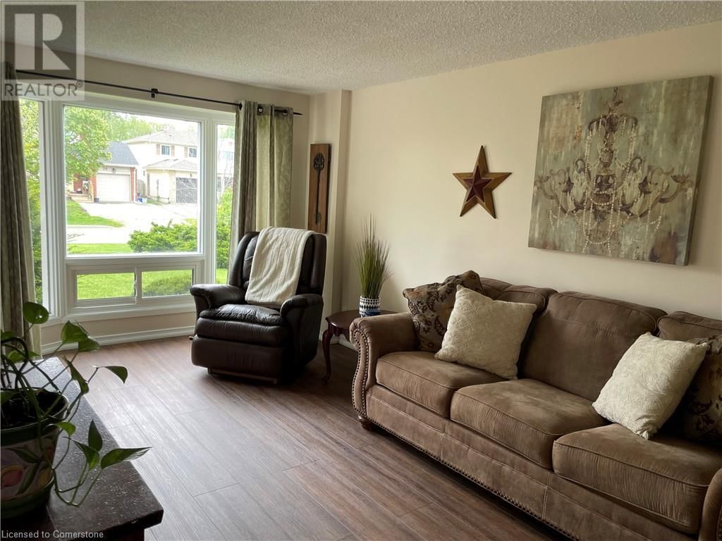 56 TRAILWOOD CRESCENT Image 11