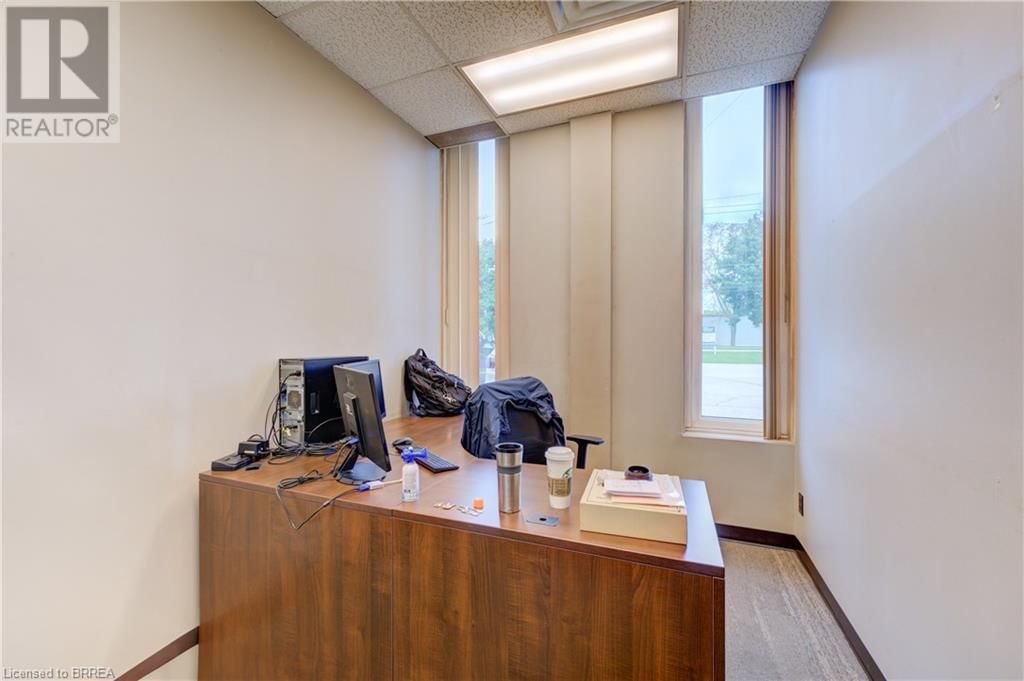 10 SPALDING DRIVE Image 11