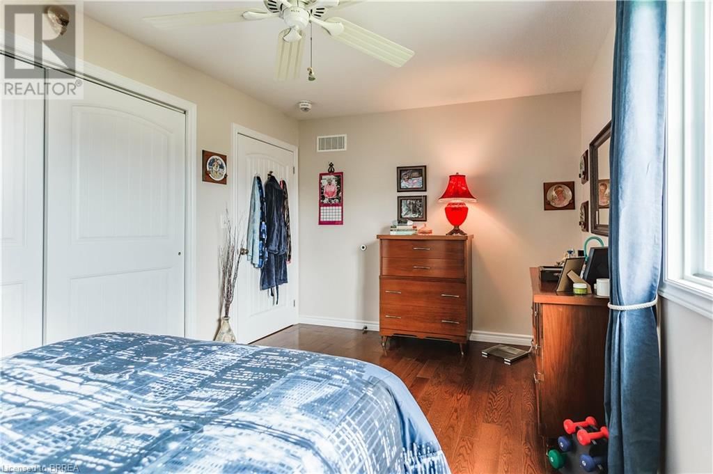 256 DONLY DRIVE SOUTH Image 17