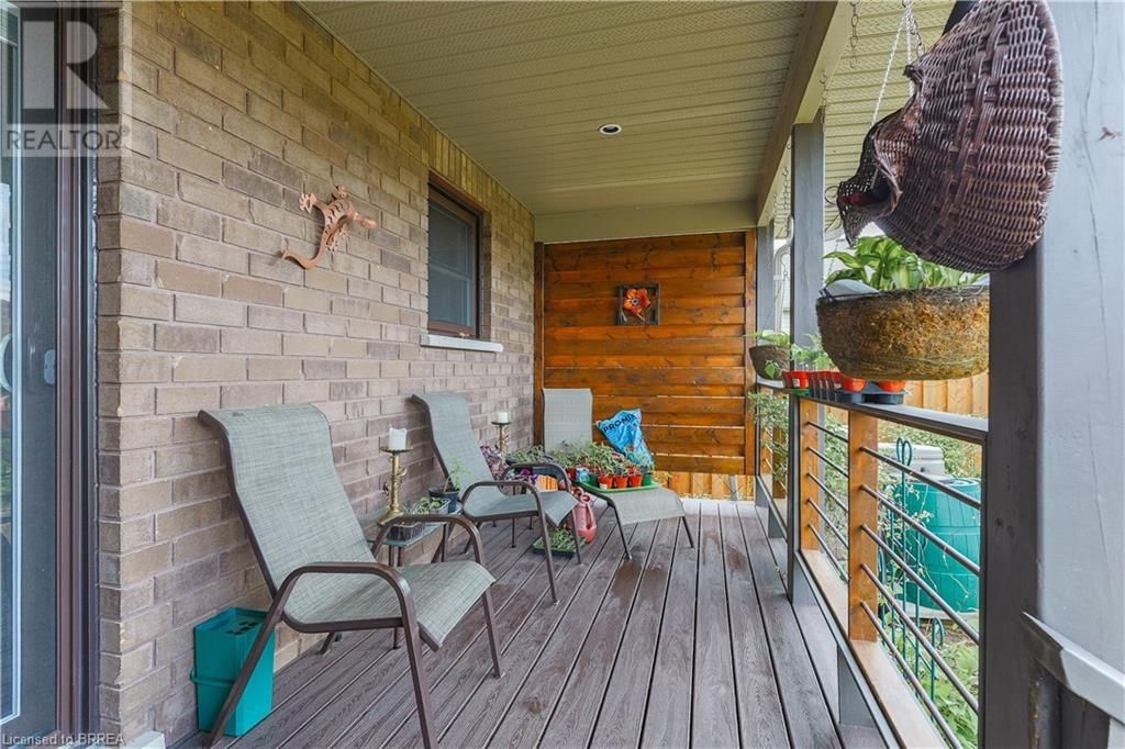 256 DONLY DRIVE SOUTH Image 38