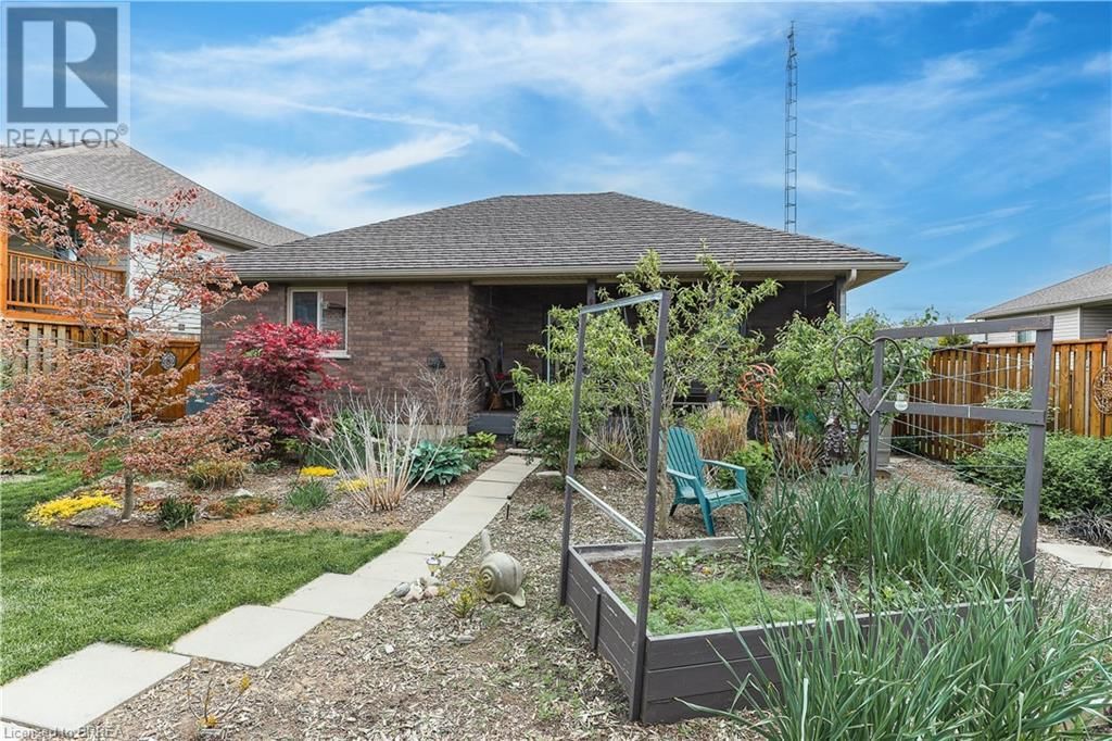 256 DONLY DRIVE SOUTH Image 39
