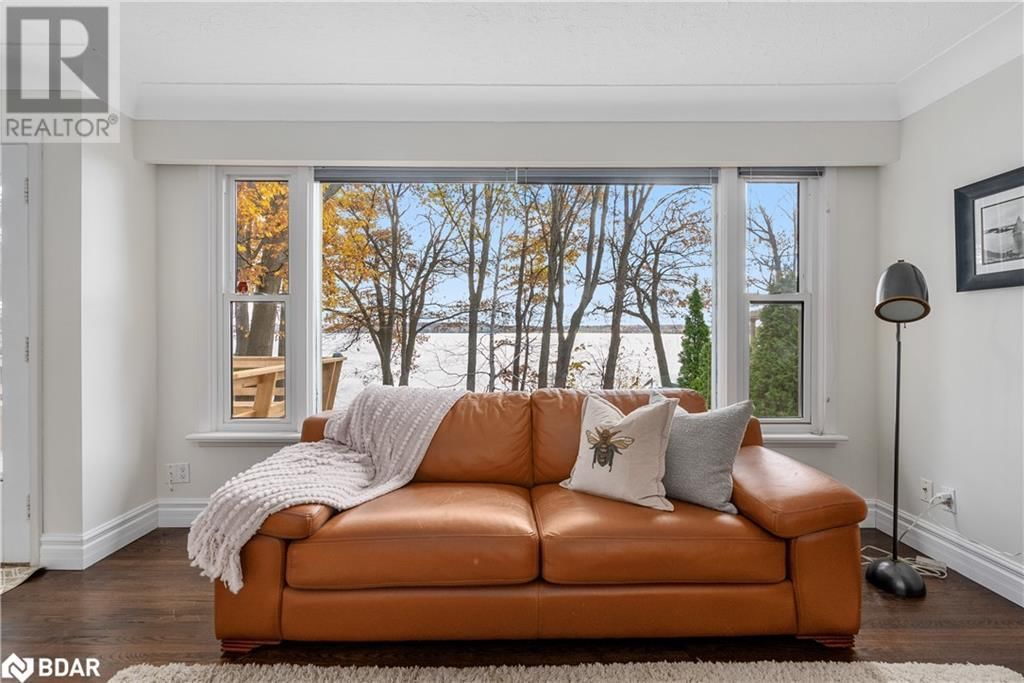 23 BARRIE TERRACE Image 15