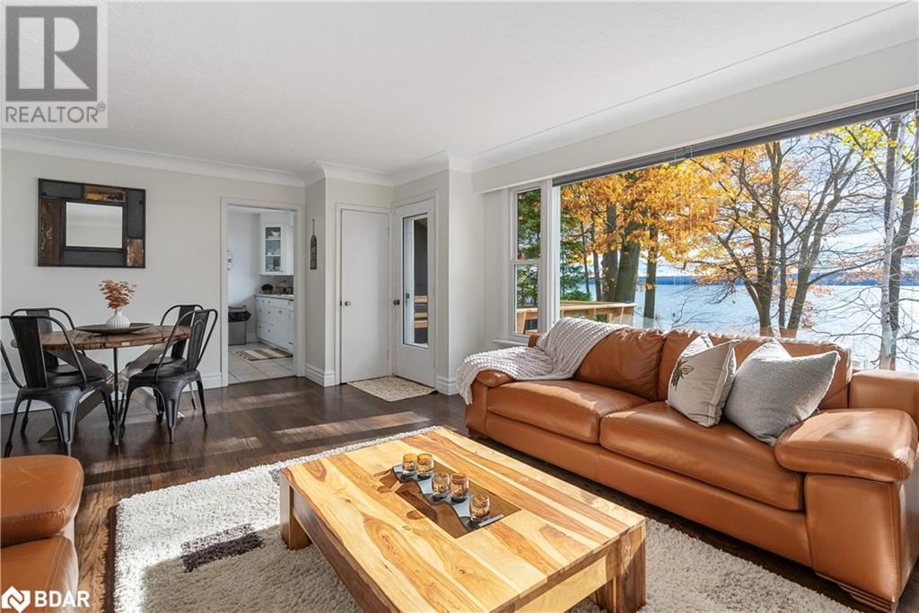 23 BARRIE TERRACE Image 16