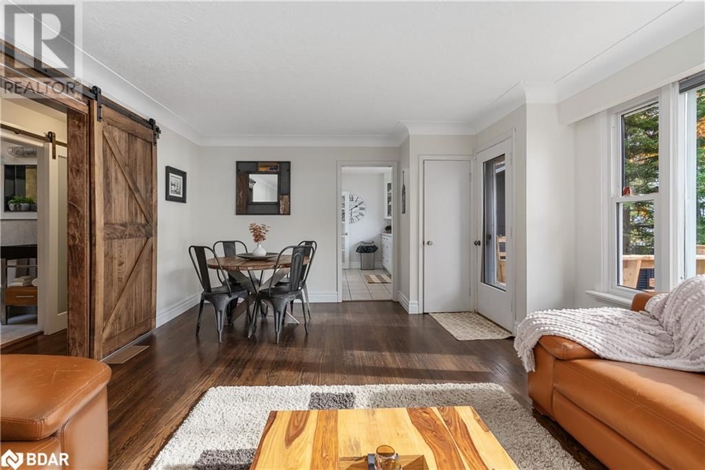 23 BARRIE TERRACE Image 17