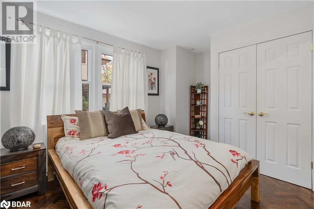 23 BARRIE TERRACE Image 24