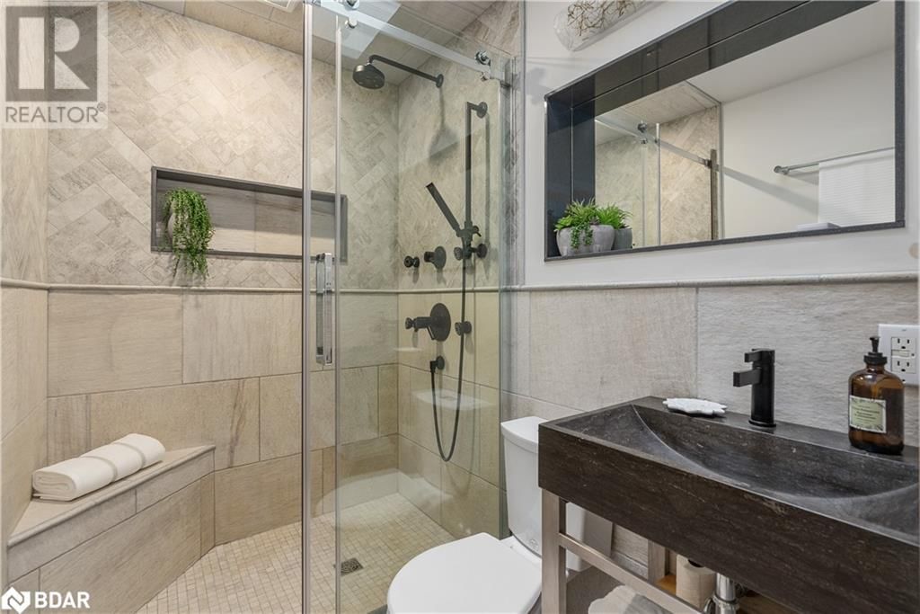 23 BARRIE TERRACE Image 25