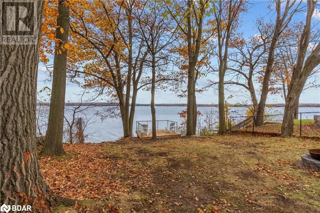 23 BARRIE TERRACE Image 34