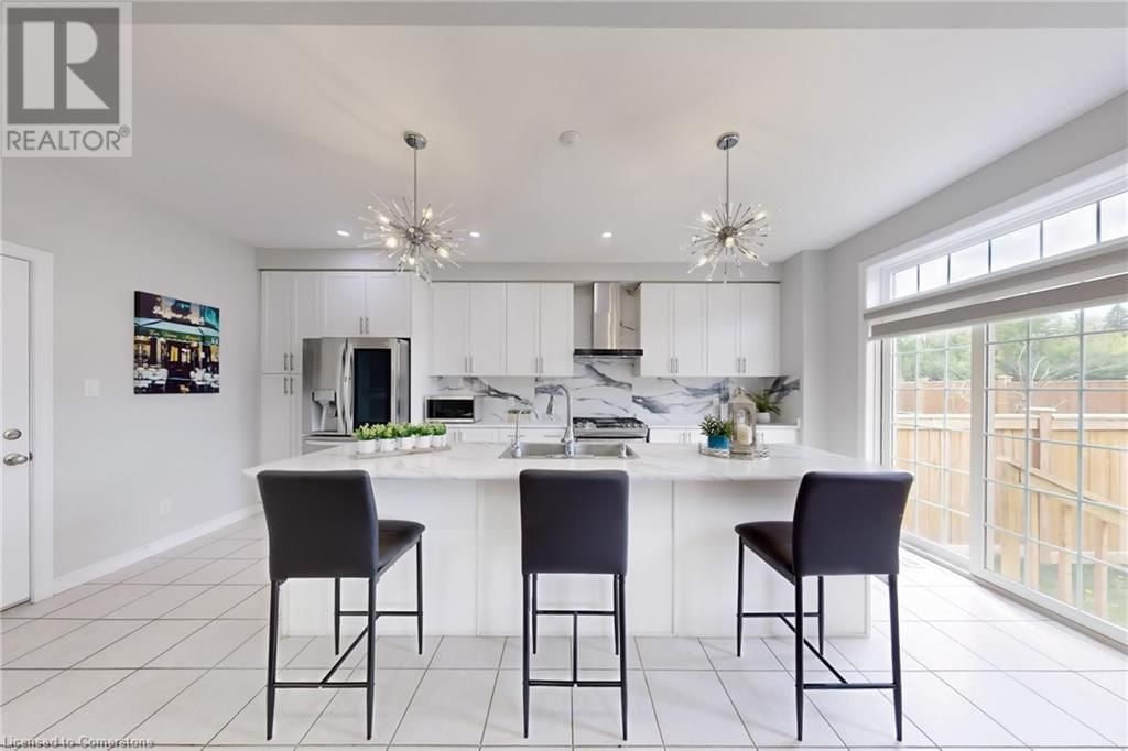11 - 22 GLEASON CRESCENT Image 14